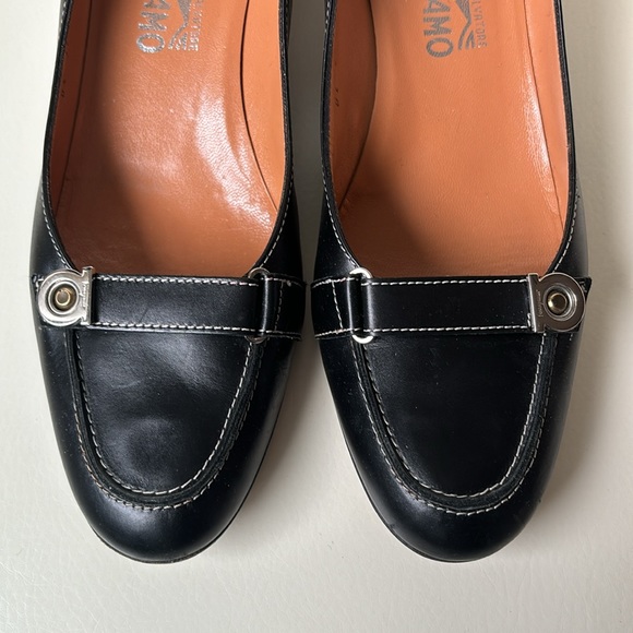 Salvatore Ferragamo Black Leather Pumpd - Picture 4 of 11